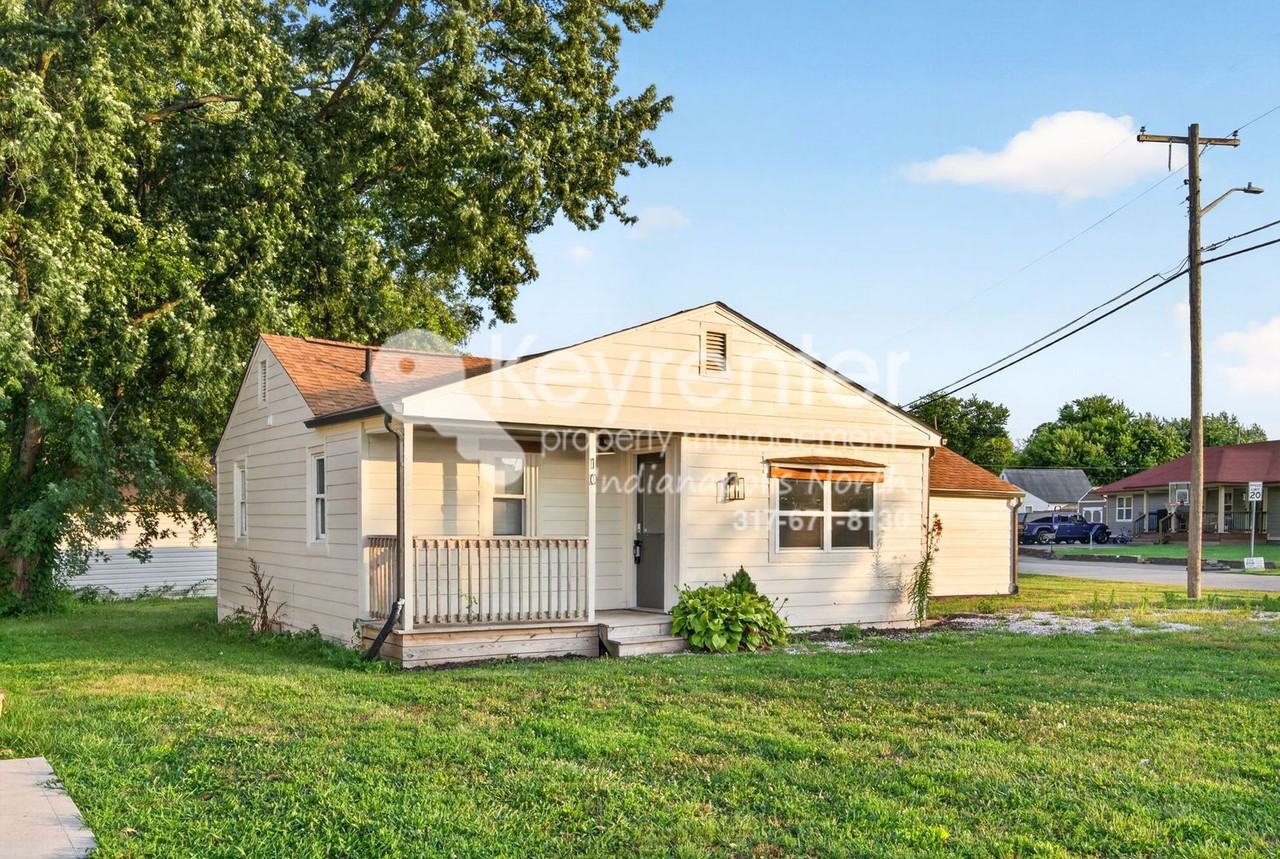 10 Locust Dr