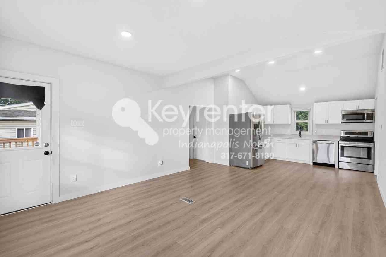 10 Locust Dr - Photo 5 of 17