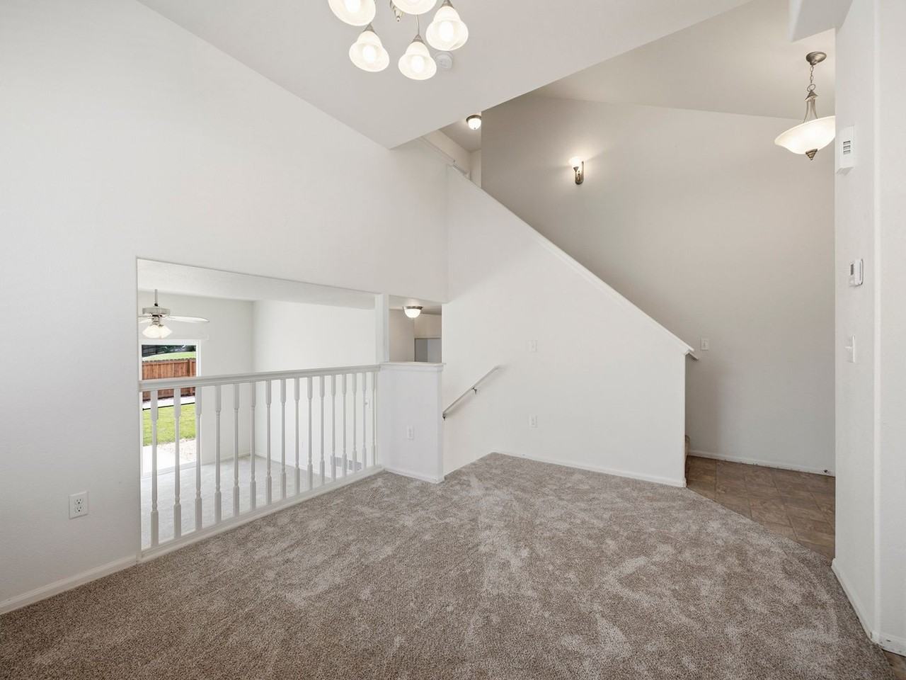 527 Stoney Brook Rd - Photo 3 of 25