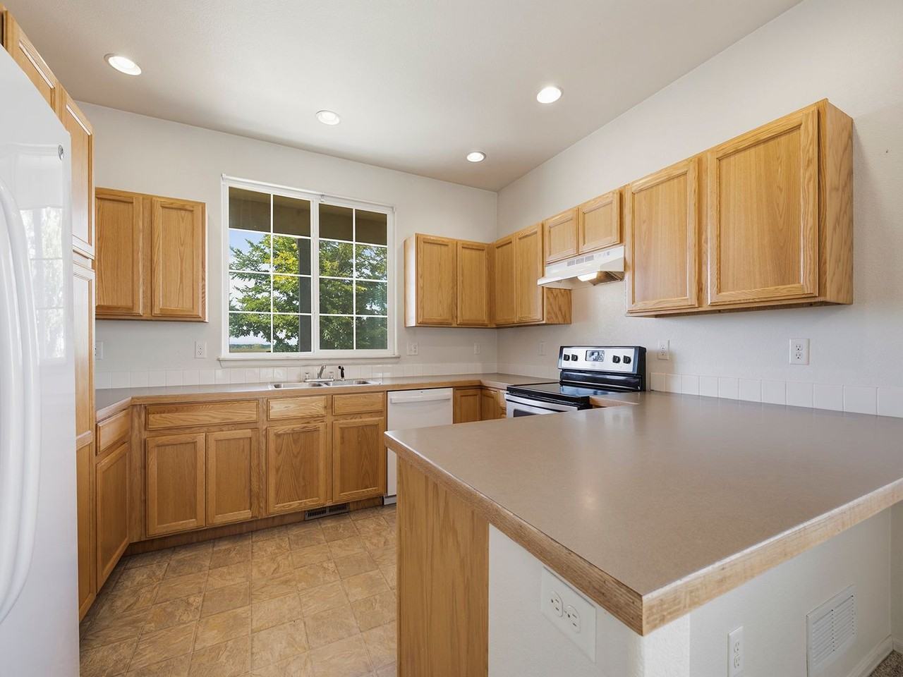 527 Stoney Brook Rd - Photo 5 of 25