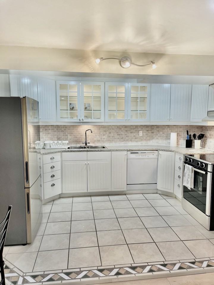 43 Canter Crt - Photo 3 of 11