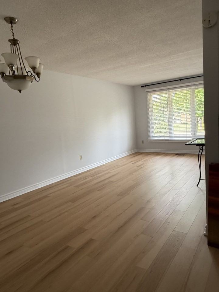 93 Elora Dr - Photo 3 of 18