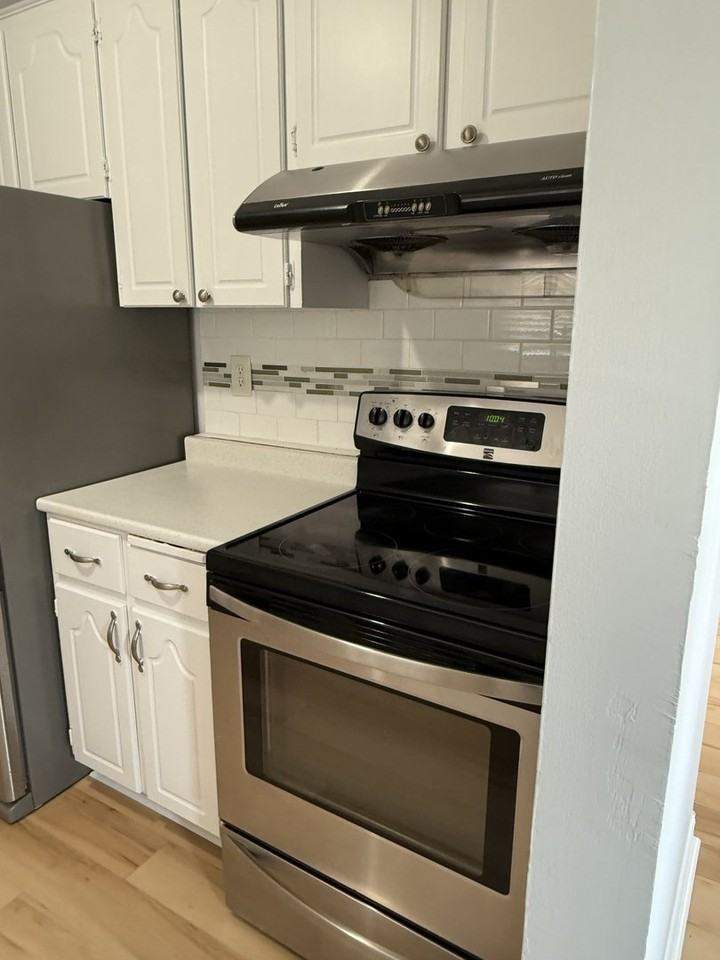 93 Elora Dr - Photo 7 of 18