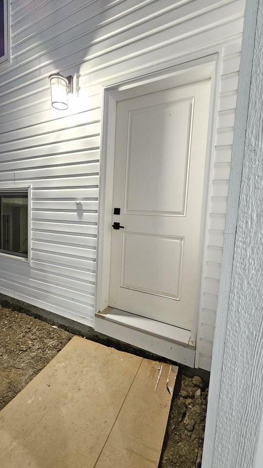 102 Haverstock Cres