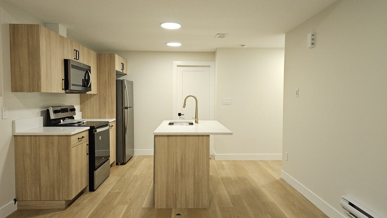 102 Haverstock Cres - Photo 6 of 22