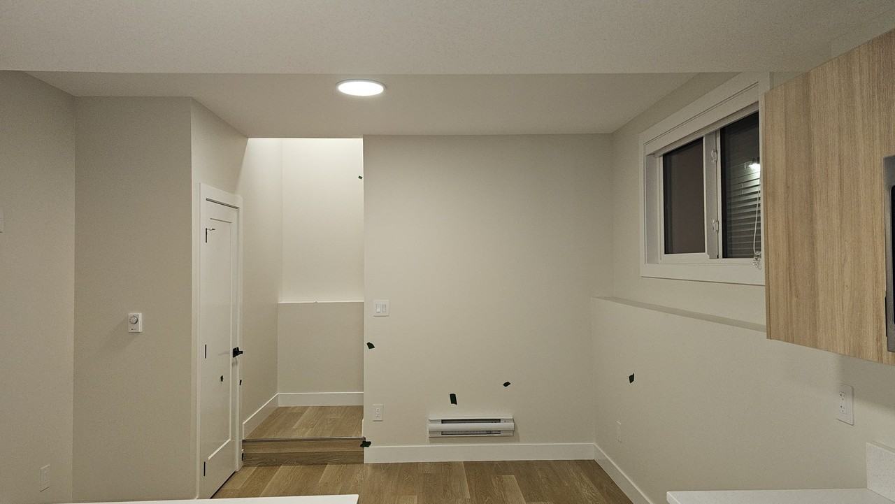 102 Haverstock Cres - Photo 7 of 22