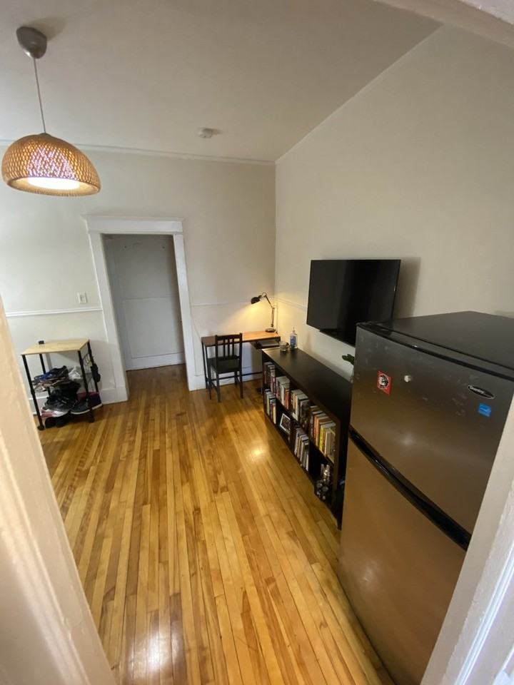 416 Somerset St W - Photo 3 of 8
