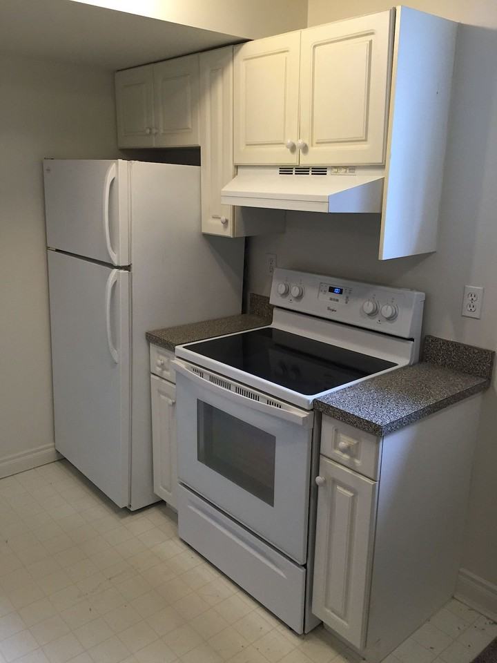 2158 47 Ave Sw - Photo 3 of 11