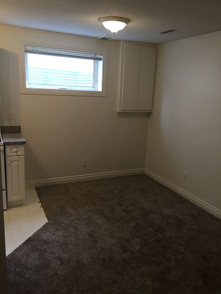 2158 47 Ave Sw - Photo 4 of 11