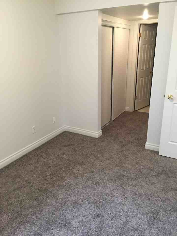 2158 47 Ave Sw - Photo 6 of 11