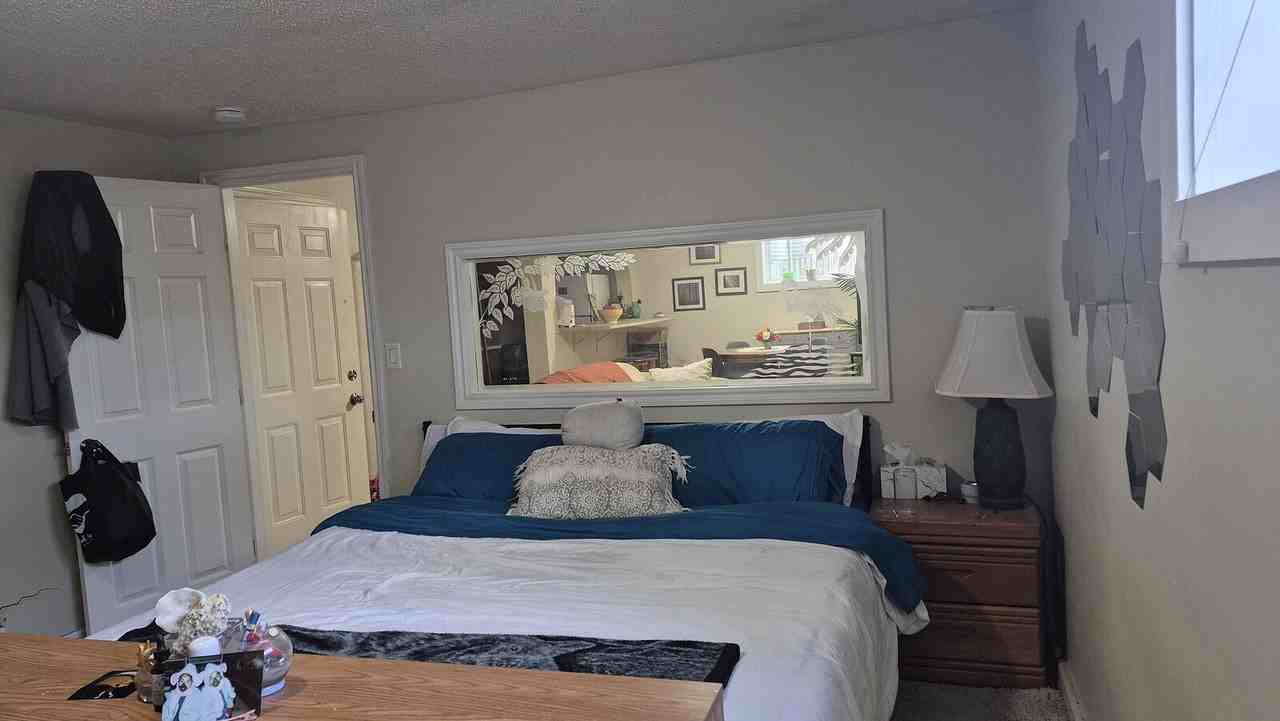927 Raynard Cres Se - Photo 6 of 11