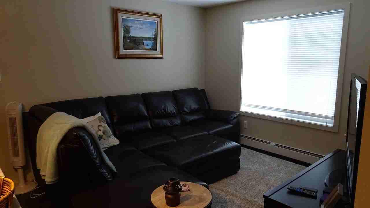 340 Windermere Rd Nw - Photo 2 of 11