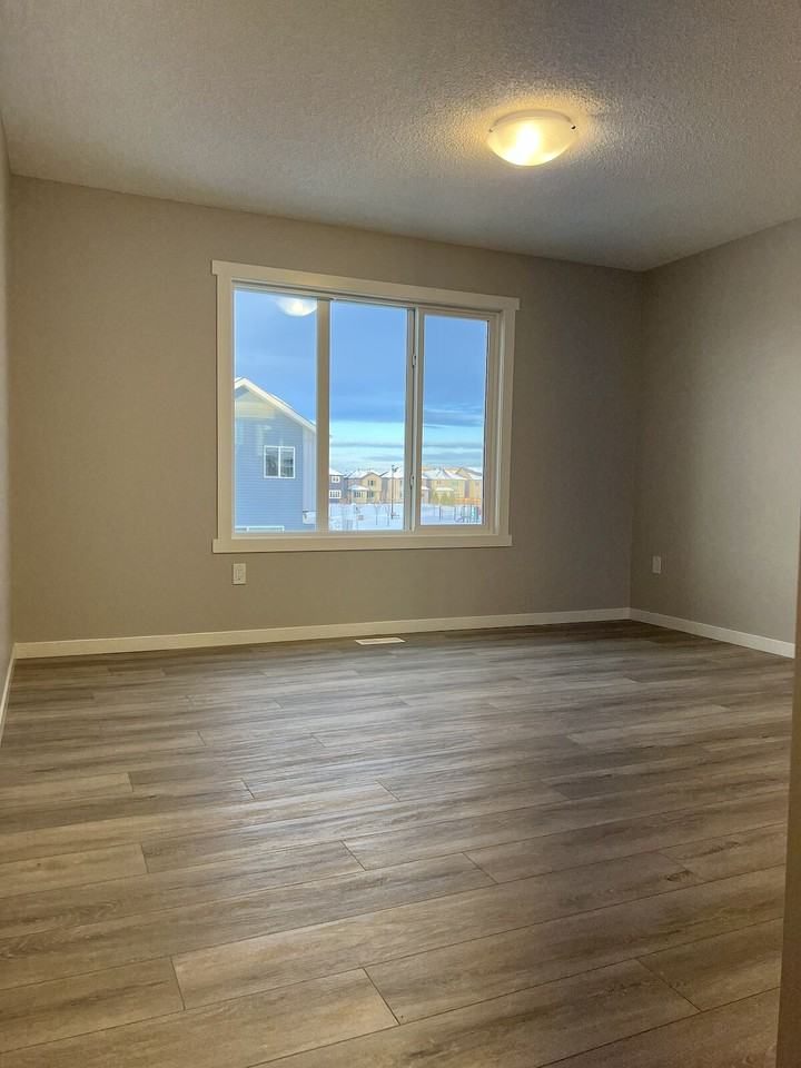 1206 Aster Blvd Nw - Photo 4 of 17