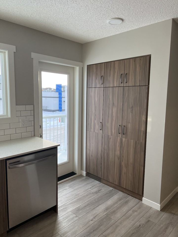 1206 Aster Blvd Nw - Photo 7 of 17