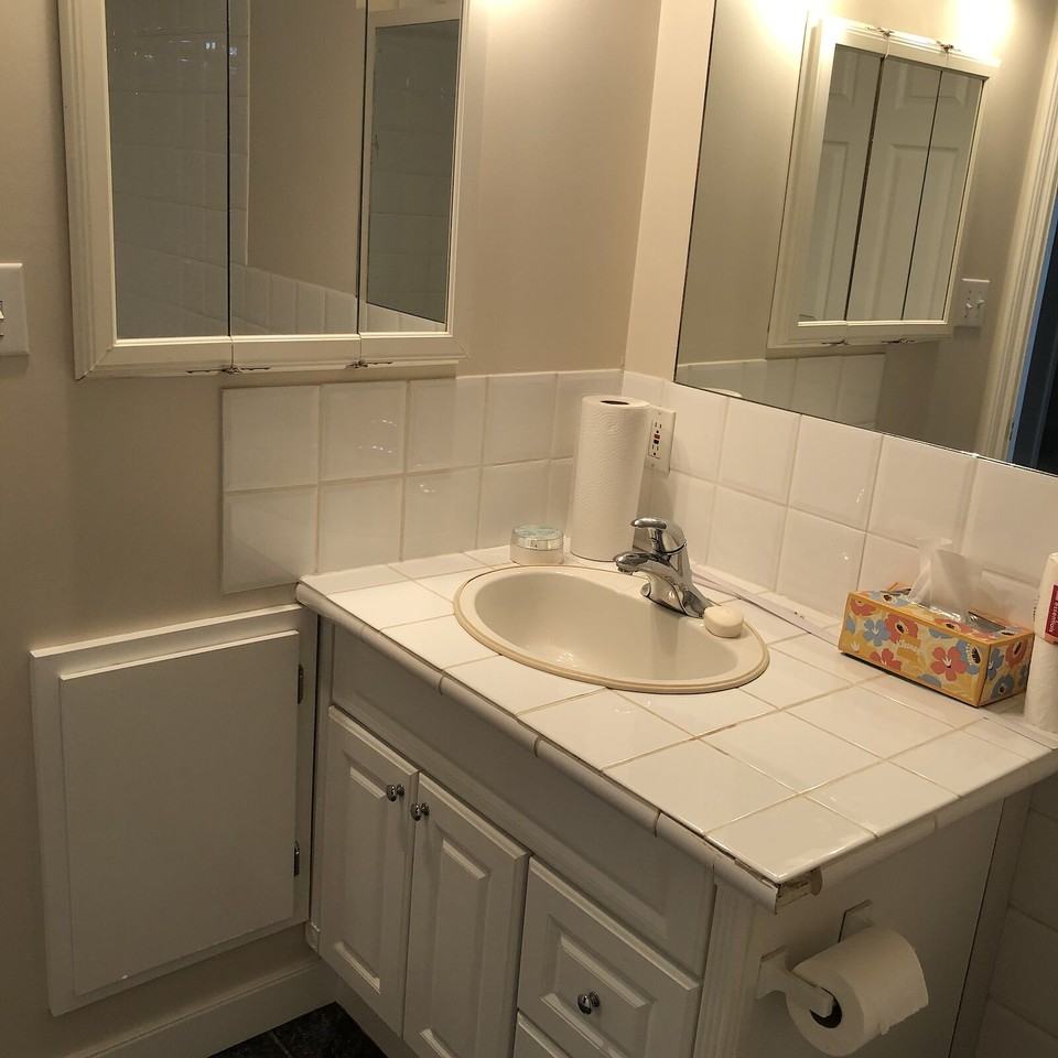 2120 8 Ave Ne - Photo 2 of 9