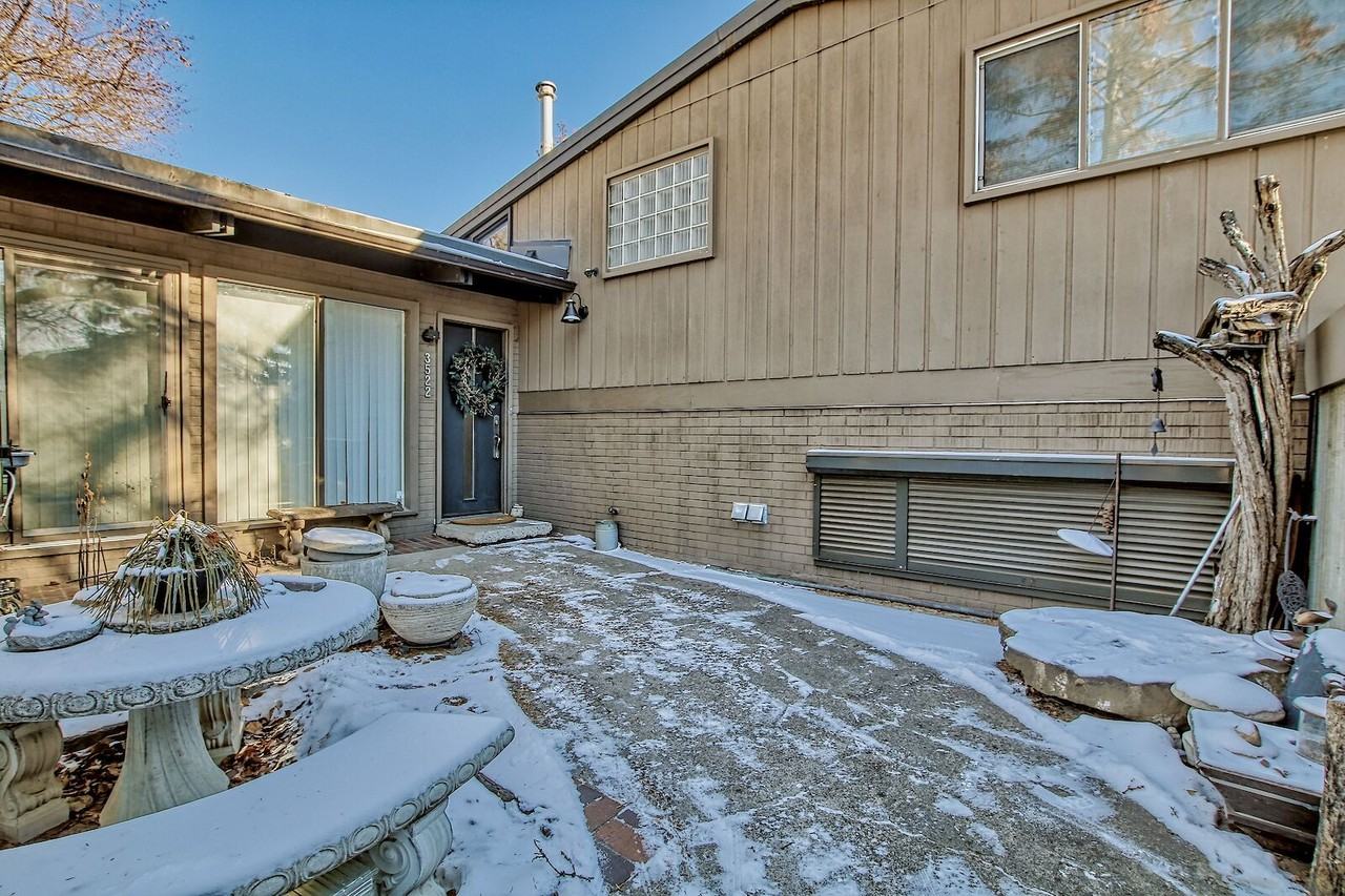 3522 40 Ave Sw - Photo 3 of 50