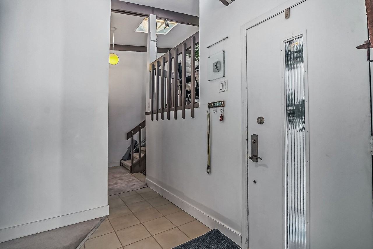 3522 40 Ave Sw - Photo 6 of 50