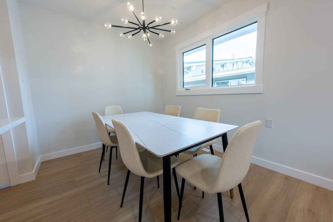 6 Arbour Cres Se - Photo 3 of 13