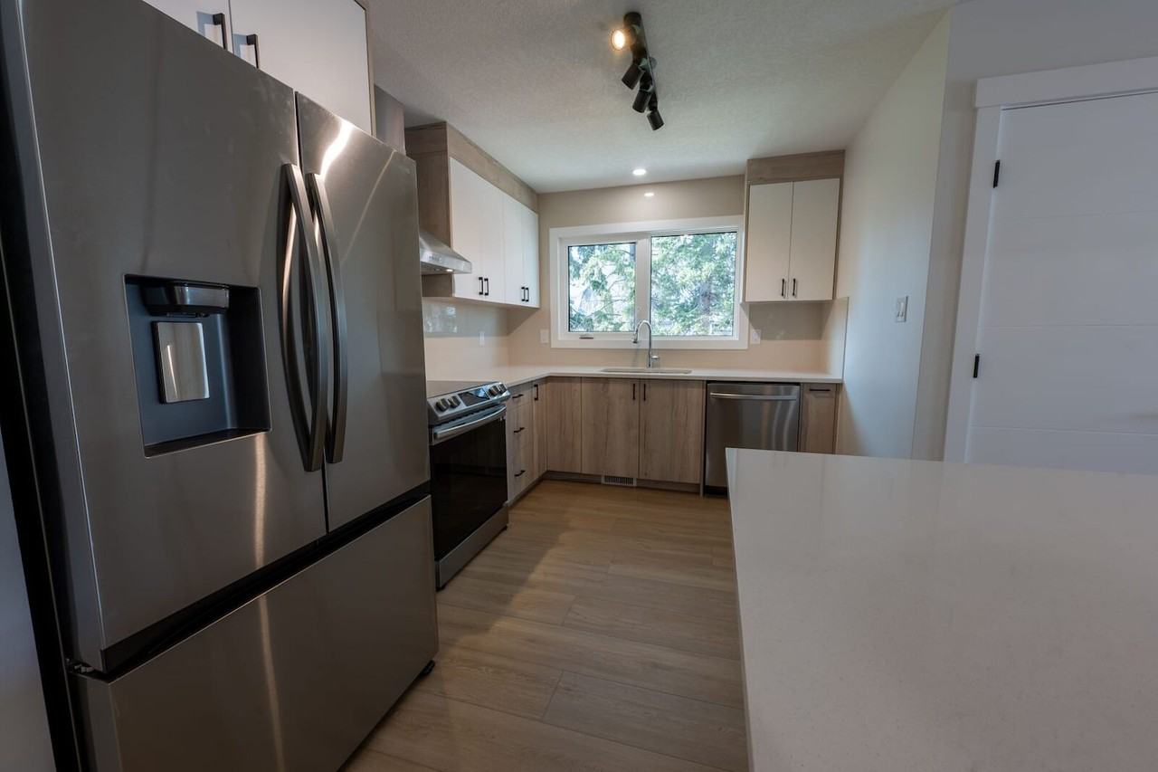 6 Arbour Cres Se - Photo 4 of 13