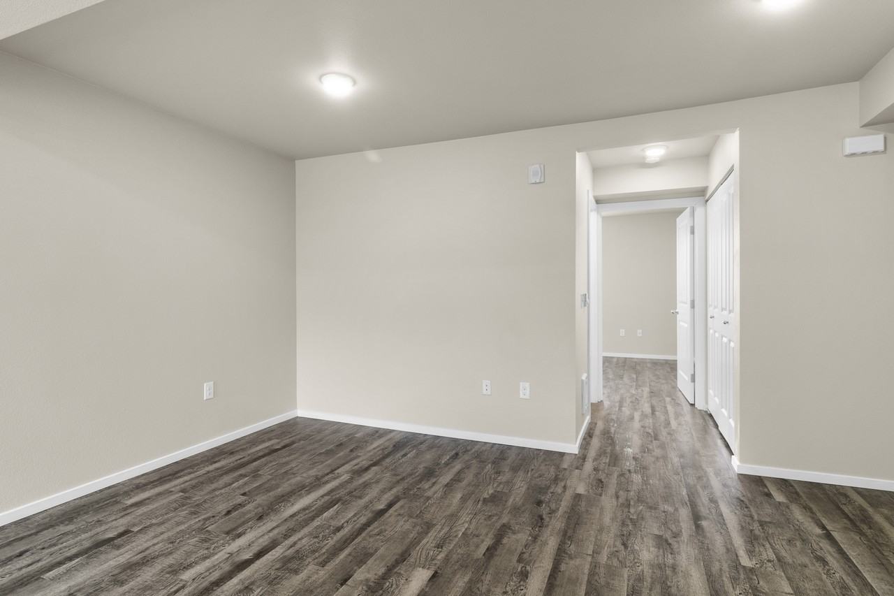 Allenmore Brownstones 2355 State Street - 101 - Photo 3 of 32