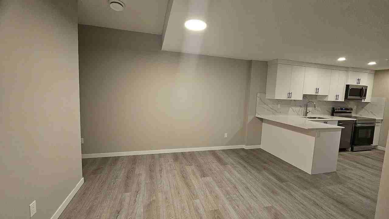 7060 182 Ave Nw - Photo 4 of 13