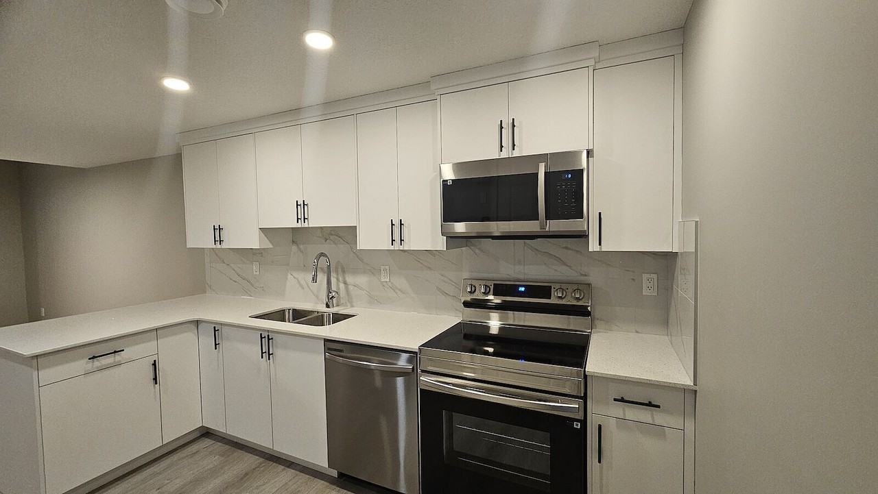 7060 182 Ave Nw - Photo 6 of 13