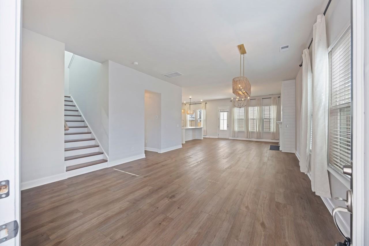 1014 Shore Lap St - Photo 2 of 34