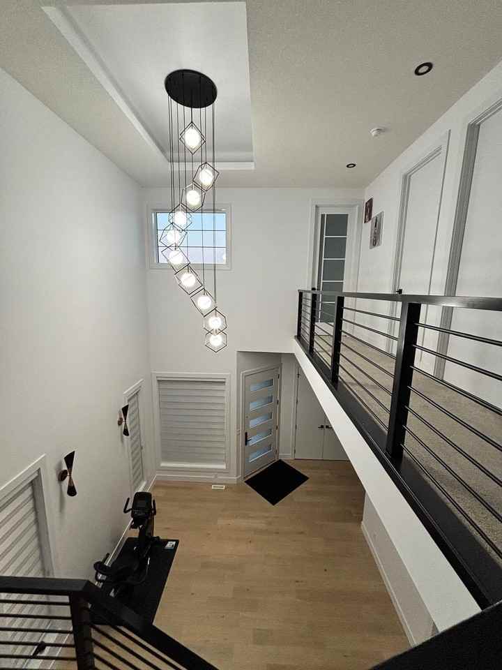 1740 19 St Nw - Photo 4 of 27