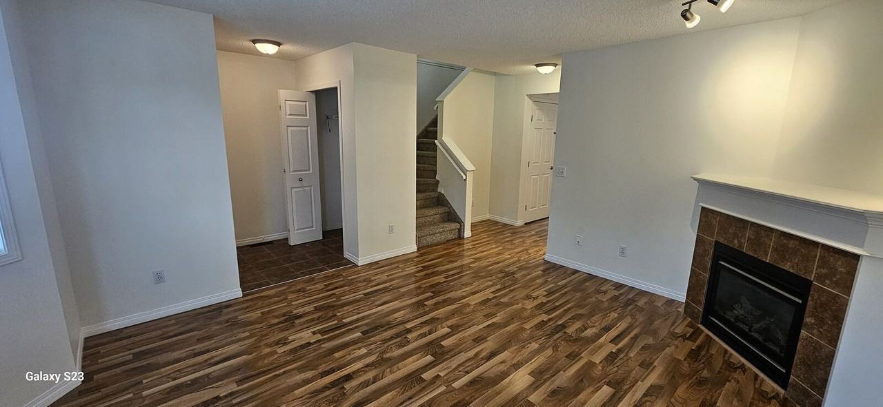 114 Royal Birch Villas Nw - Photo 3 of 8