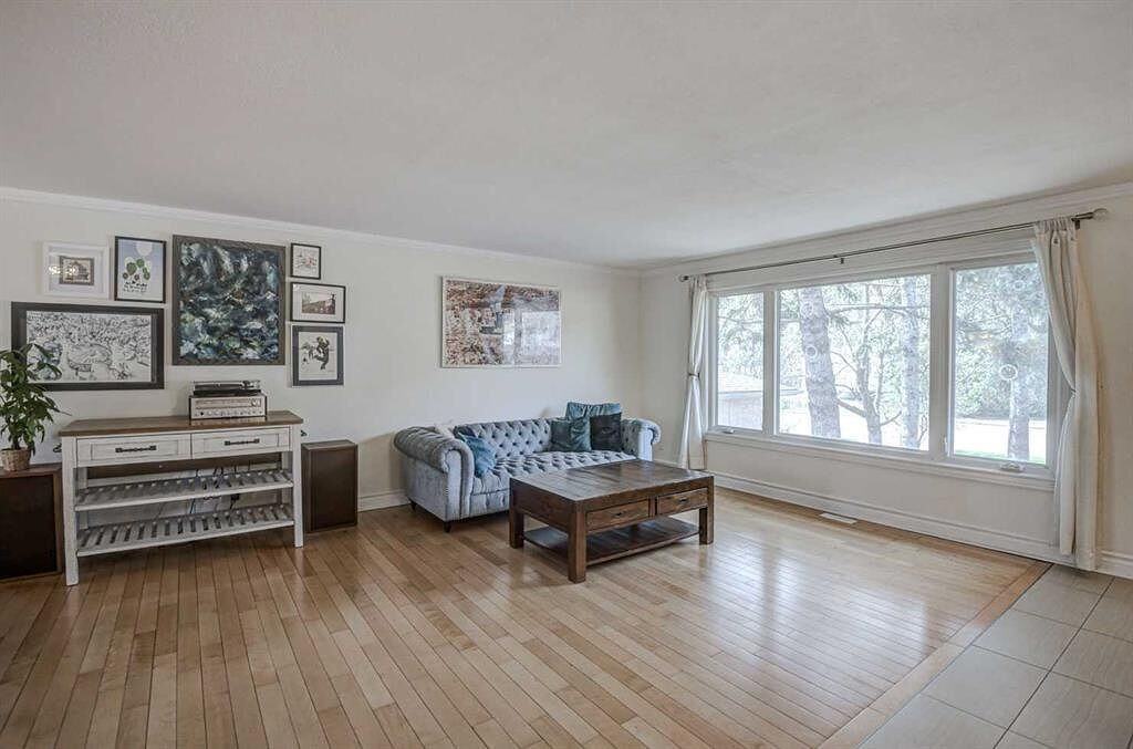 8116 33 Ave Nw - Photo 3 of 20