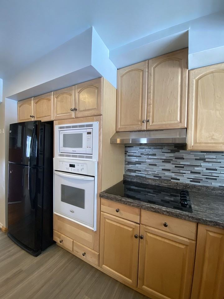3421 19 Ave Se - Photo 3 of 21