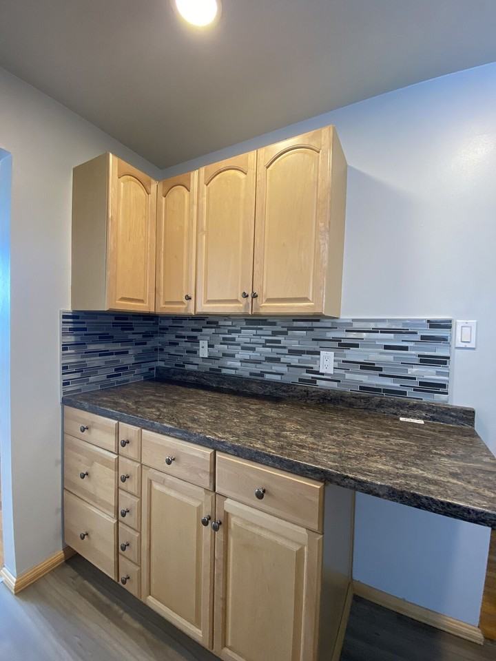 3421 19 Ave Se - Photo 4 of 21