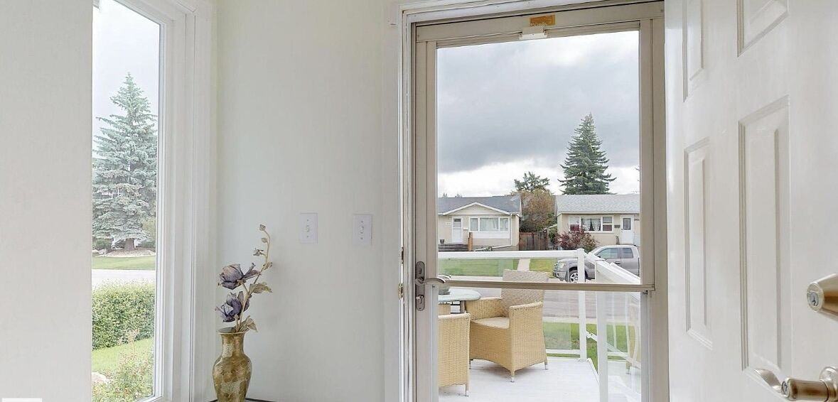 8940 147 St Nw - Photo 2 of 28