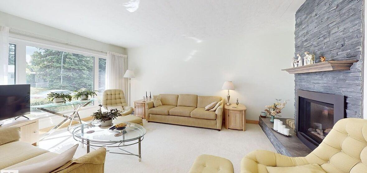 8940 147 St Nw - Photo 3 of 28