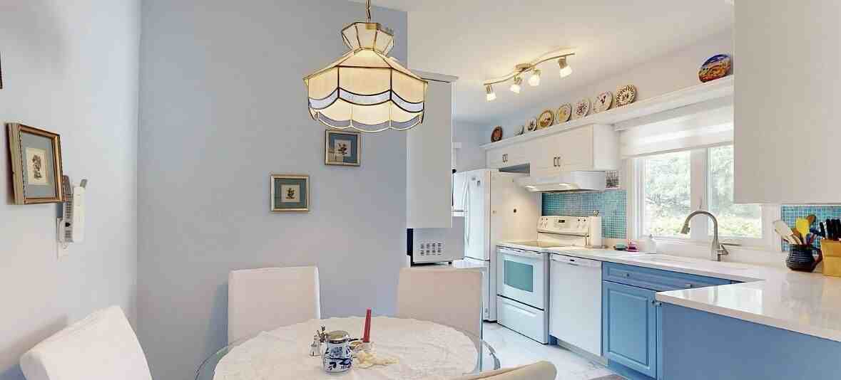 8940 147 St Nw - Photo 7 of 28