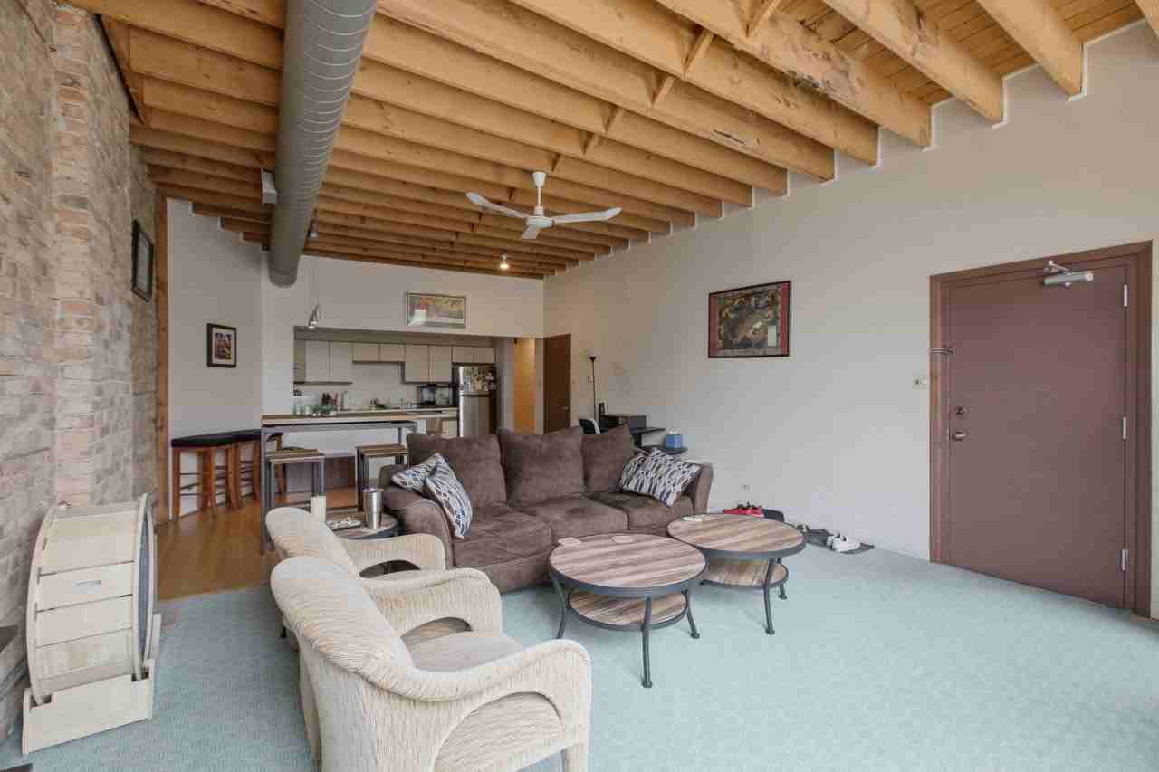 660 W Grand Ave #2W - Photo 5 of 17