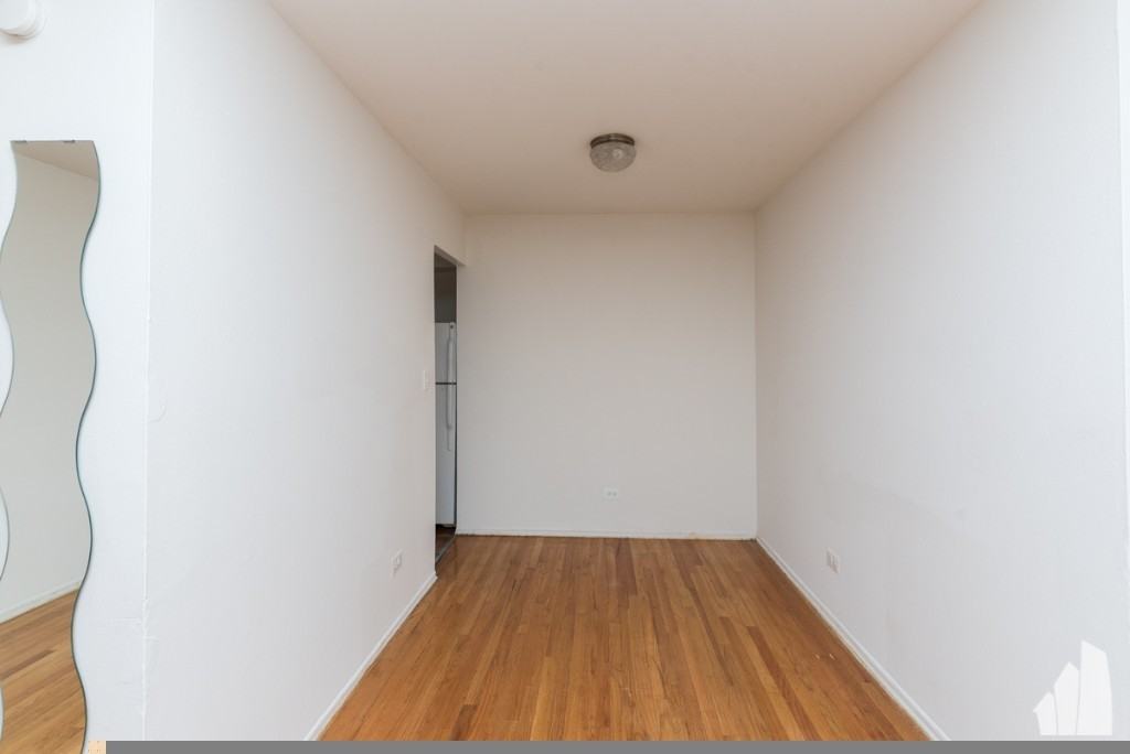 6830 N Sheridan Rd #371 - Photo 4 of 10