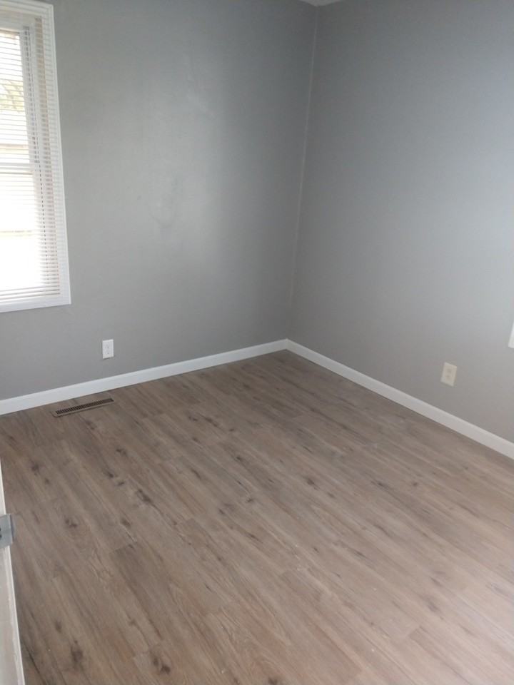 1807 Southwood Dr #1 - Photo 3 of 17