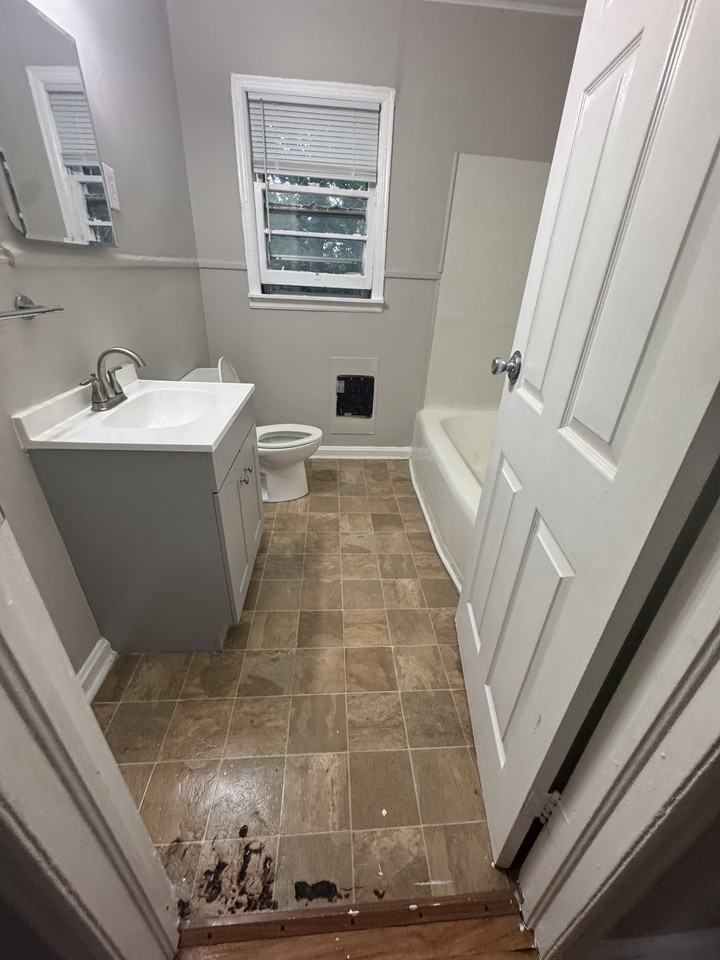 1613 Dorchester Ave #1 - Photo 5 of 6