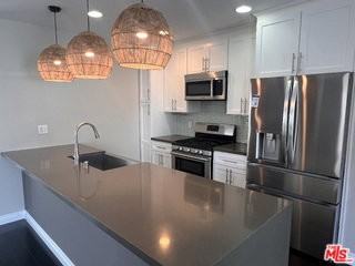 7865 Bleriot Ave - Photo 3 of 8