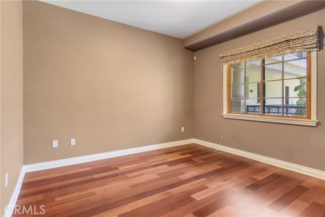 333 N Hill Ave #305 - Photo 4 of 8