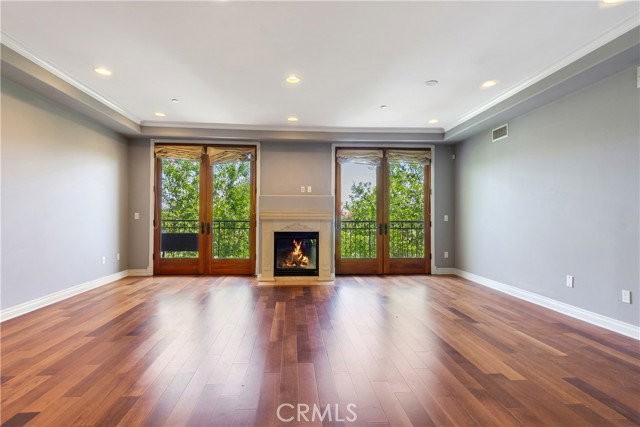 333 N Hill Ave #305 - Photo 7 of 8