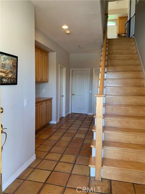 1007 Lilienthal Ln - Photo 4 of 8