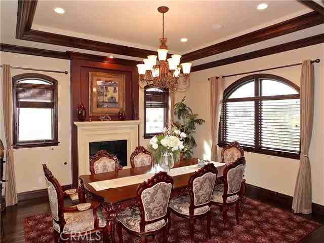 2104 Ruhland Ave - Photo 4 of 8