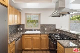 823 N Martel Ave #2 - Photo 6 of 8