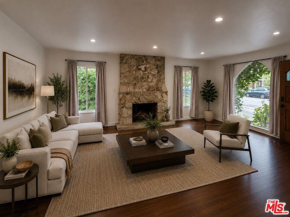 1032 S Crescent Heights Blvd - Photo 2 of 8
