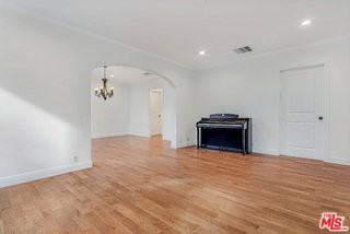 409 N Kilkea Dr - Photo 6 of 8