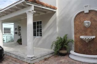 1027 Sw 10th Ave - Photo 1 of 1