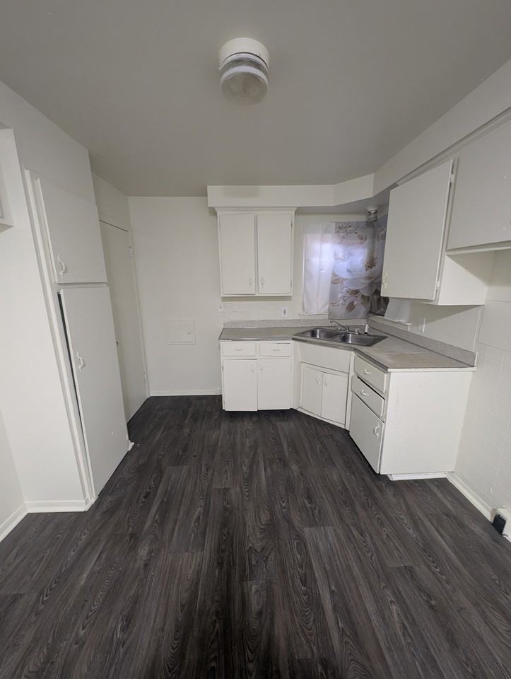 6134 Detroit St #6134 - Photo 3 of 8