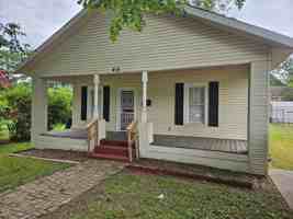 featured image of 418 Newport Ave